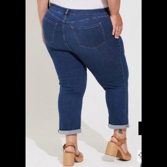TORRID Crop MidFit Skinny Super Soft Mid-Rise Jean - Picture 3 of 5